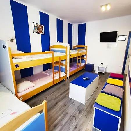 CroBlue Hostel Split