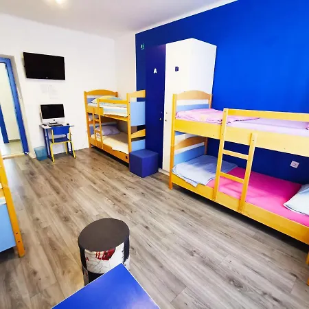 بيت شباب Croblue Hostel سبليت