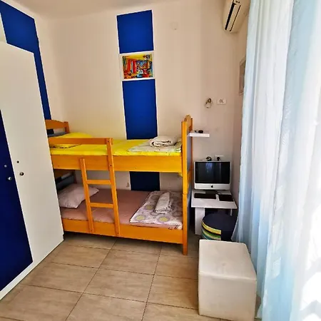 Croblue Hostel *