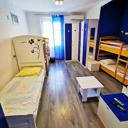 Croblue Hostel بيت شباب سبليت