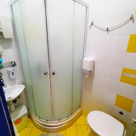 Croblue Hostel بيت شباب سبليت