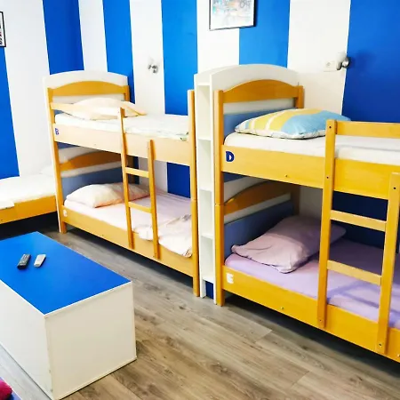 Croblue Hostel بيت شباب سبليت