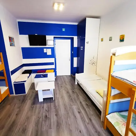 Croblue Hostel سبليت